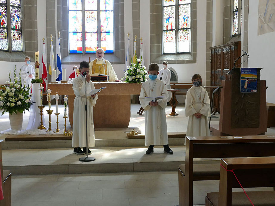 Feier der 1. Heiligen Kommunion in Sankt Crescentius (Foto: Karl-Franz Thiede)